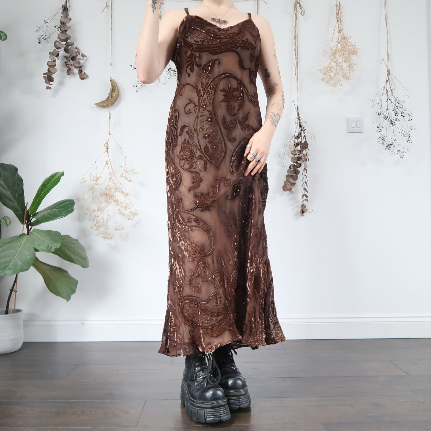 Brown velvet embossed dress - size L