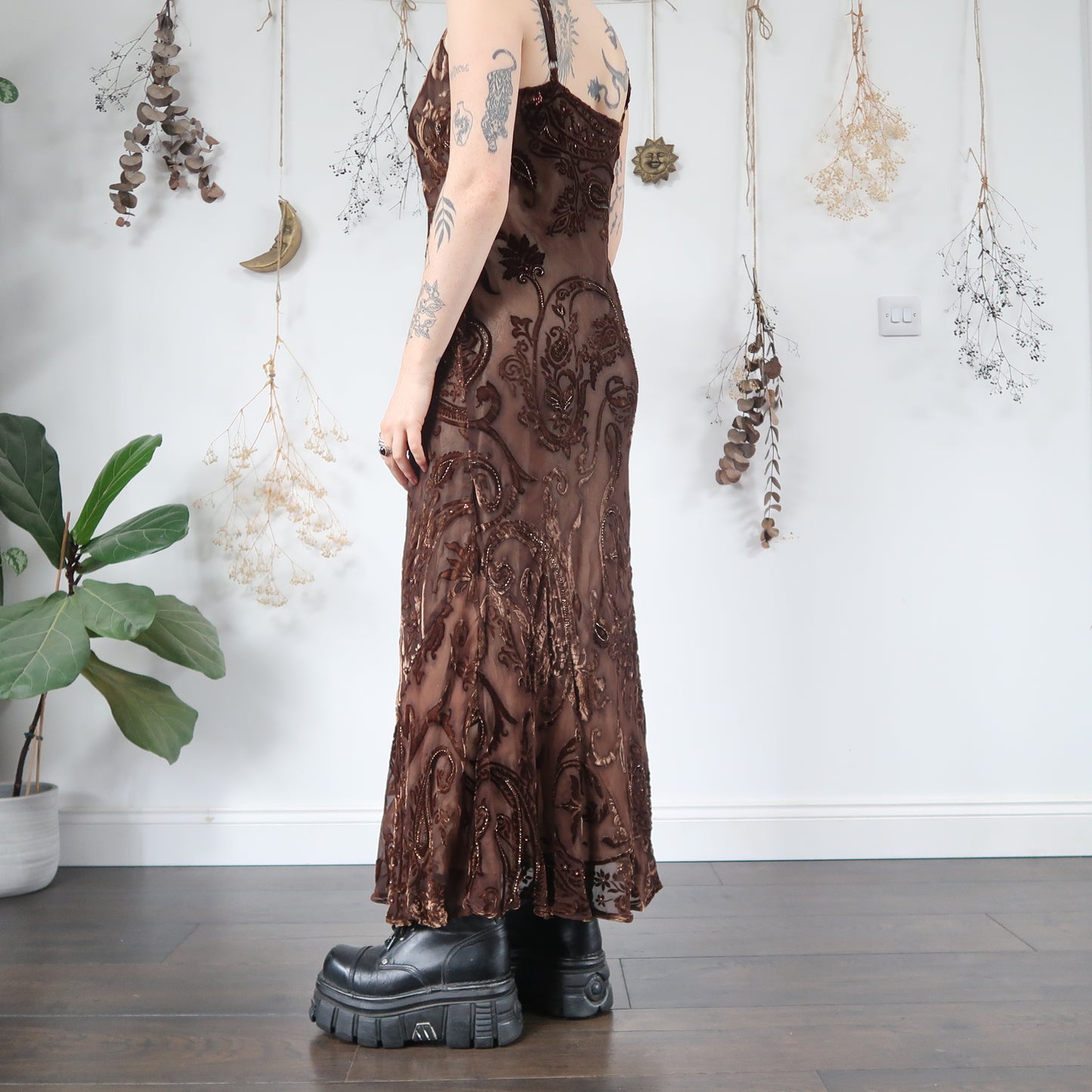 Brown velvet embossed dress - size L