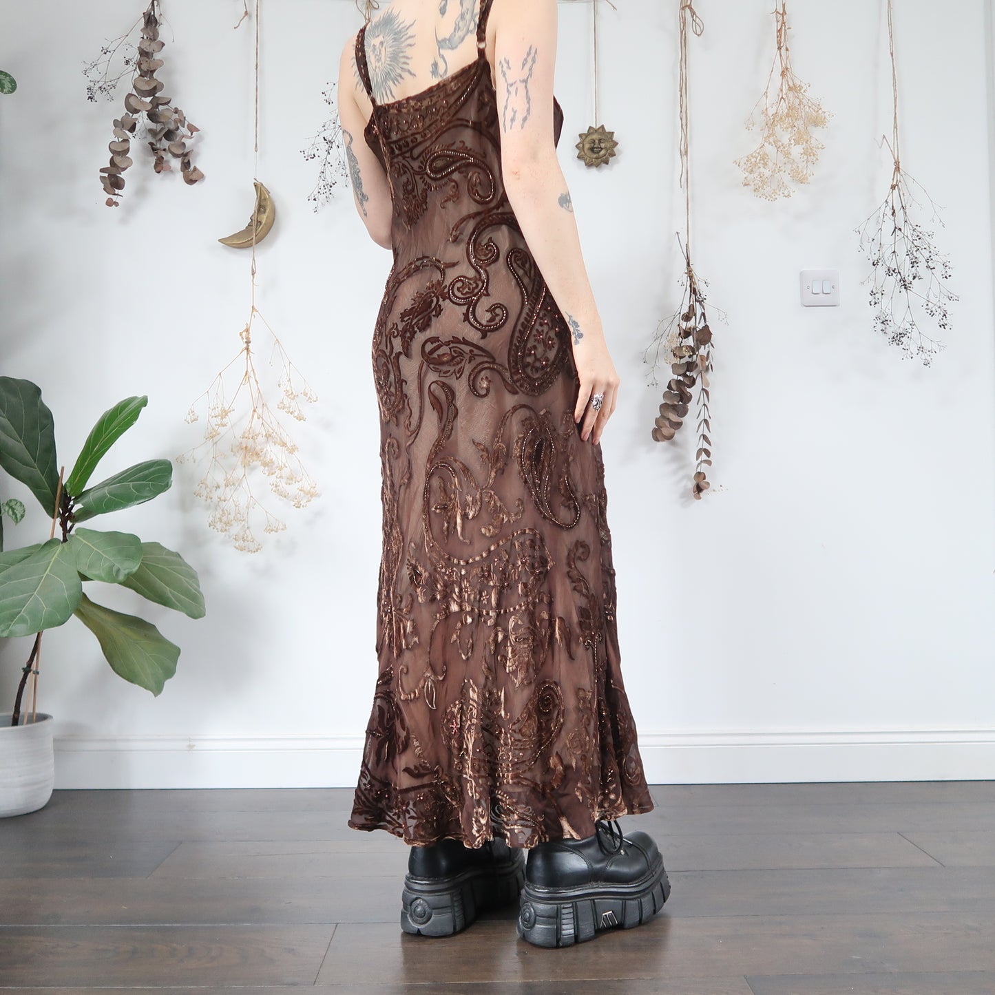 Brown velvet embossed dress - size L