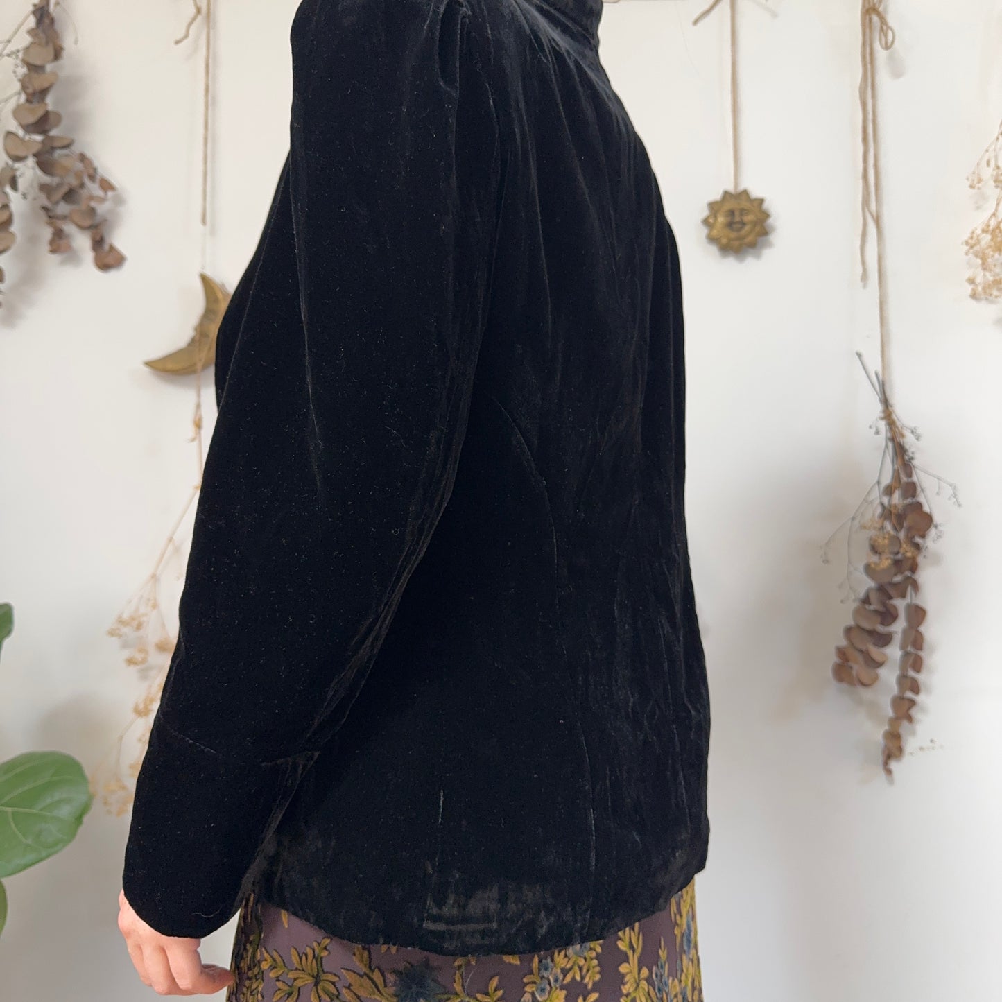 Black velvet jacket - size L