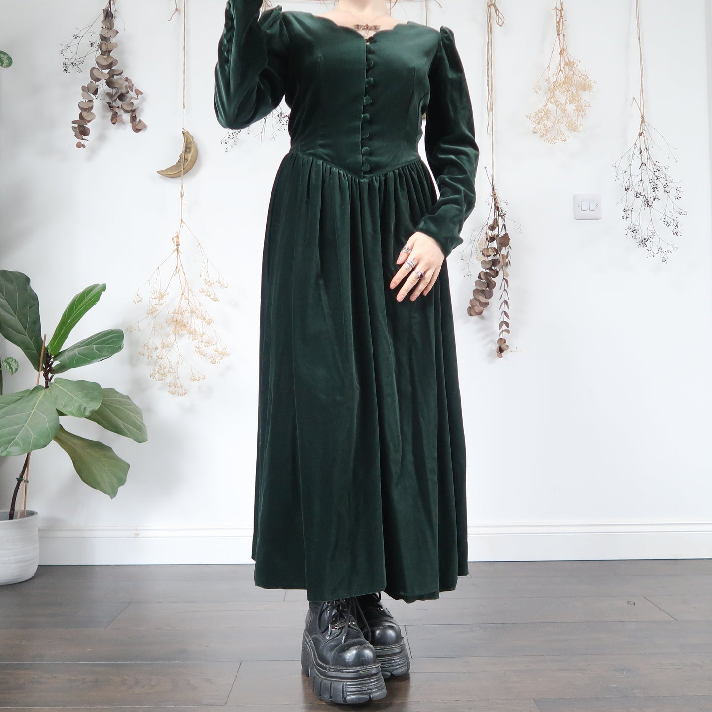 Green velvet dress - size M