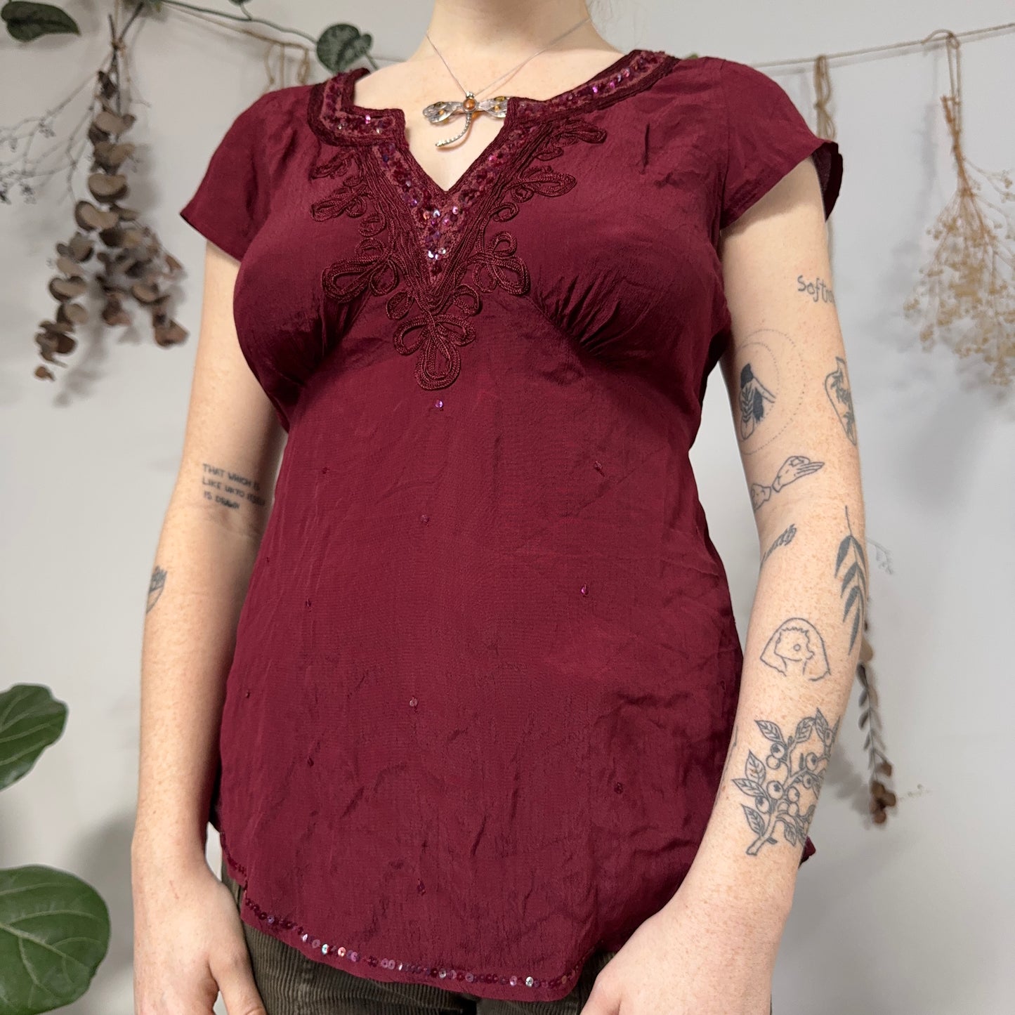 Burgundy top - size M
