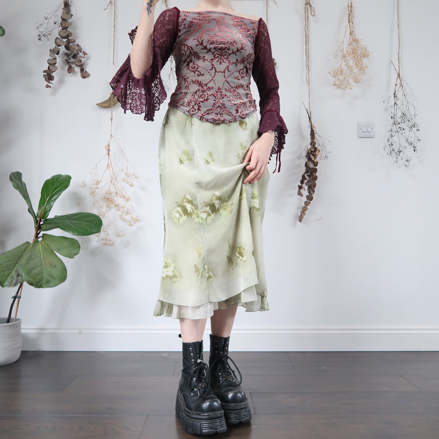 Green floral skirt - size M
