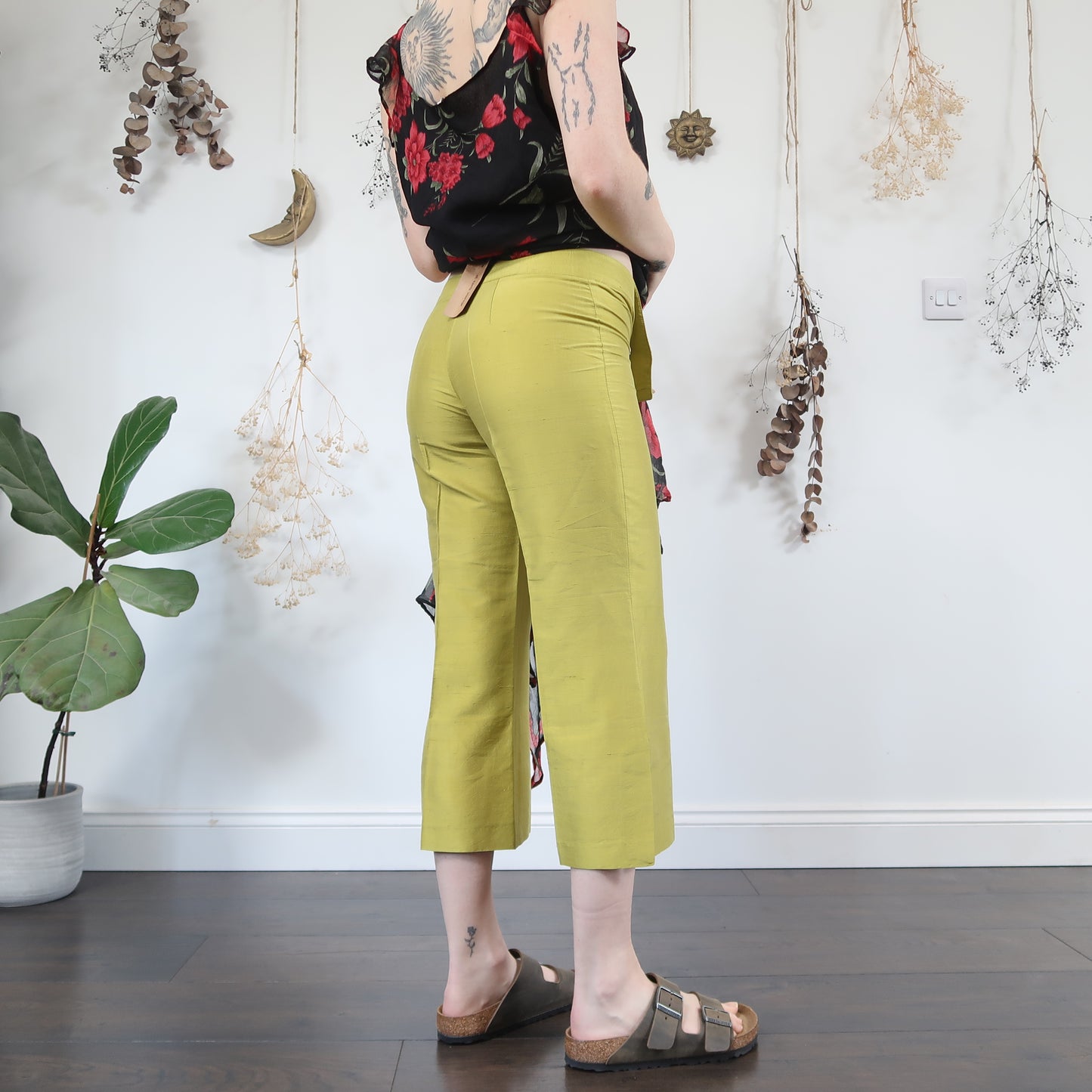 Green capris - size XS