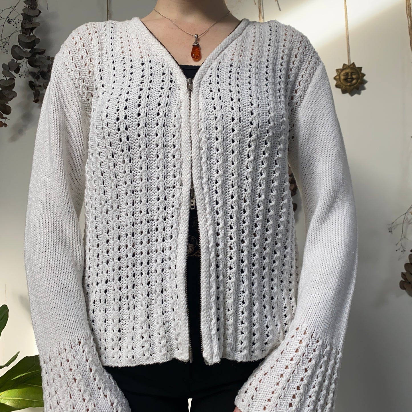 White knit dual zip jumper - size M/L