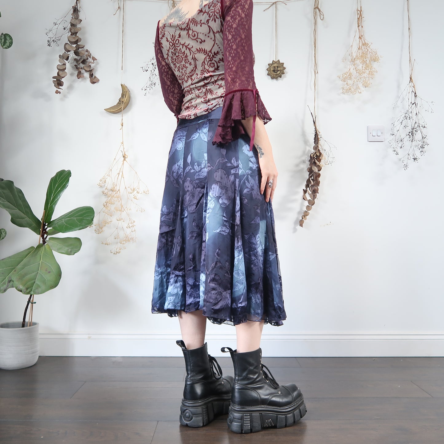 Blue floral skirt - size M