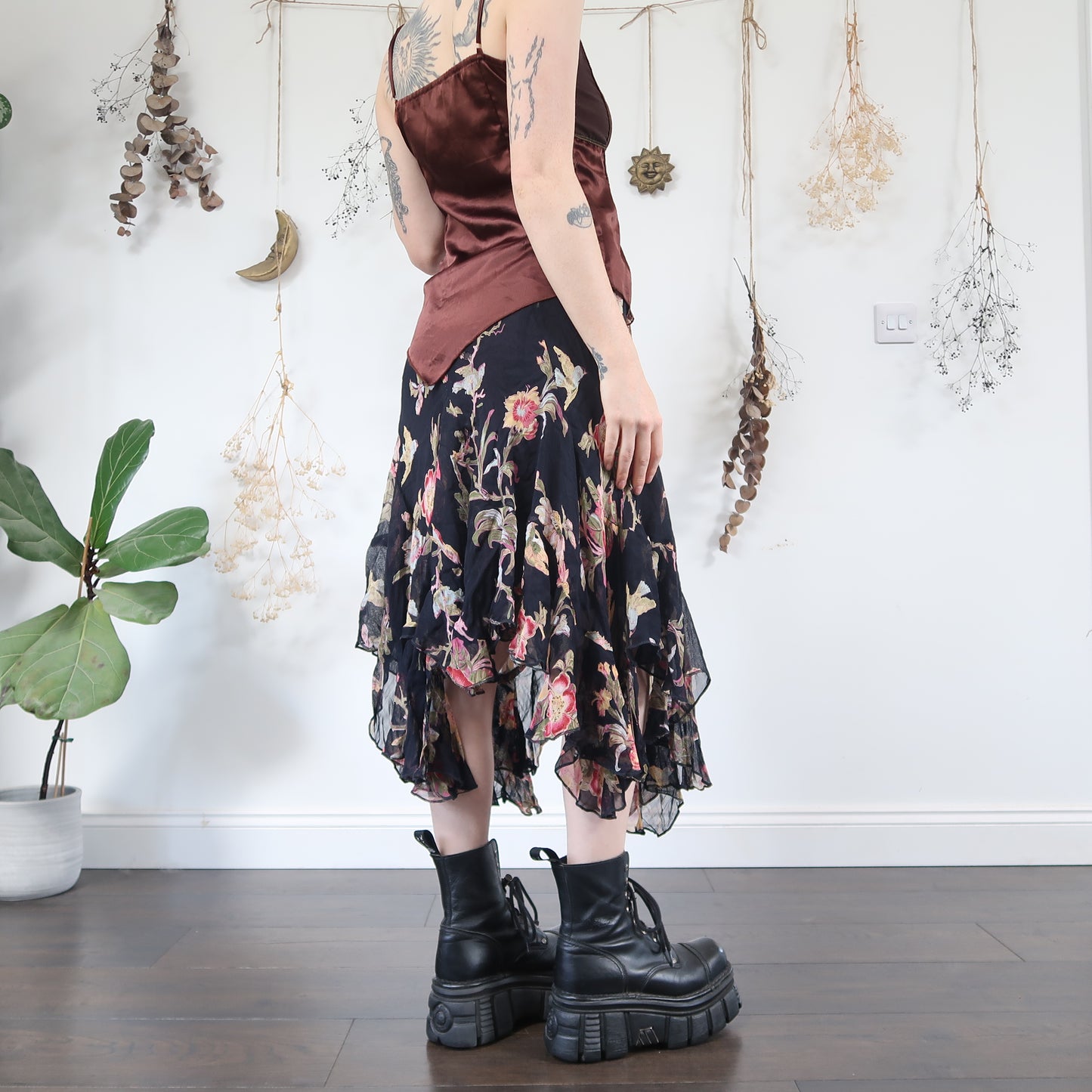 Floral beaded skirt - size L