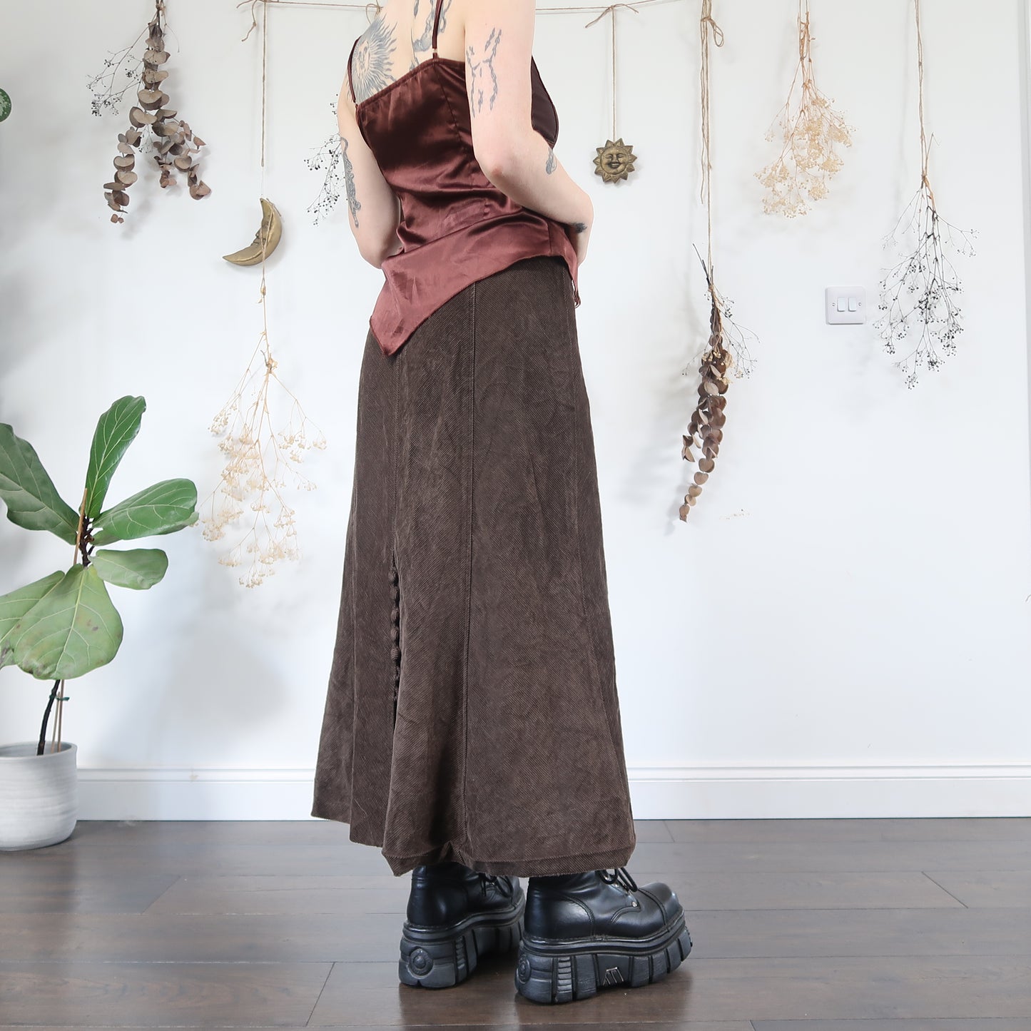 Khaki corduroy skirt - size L