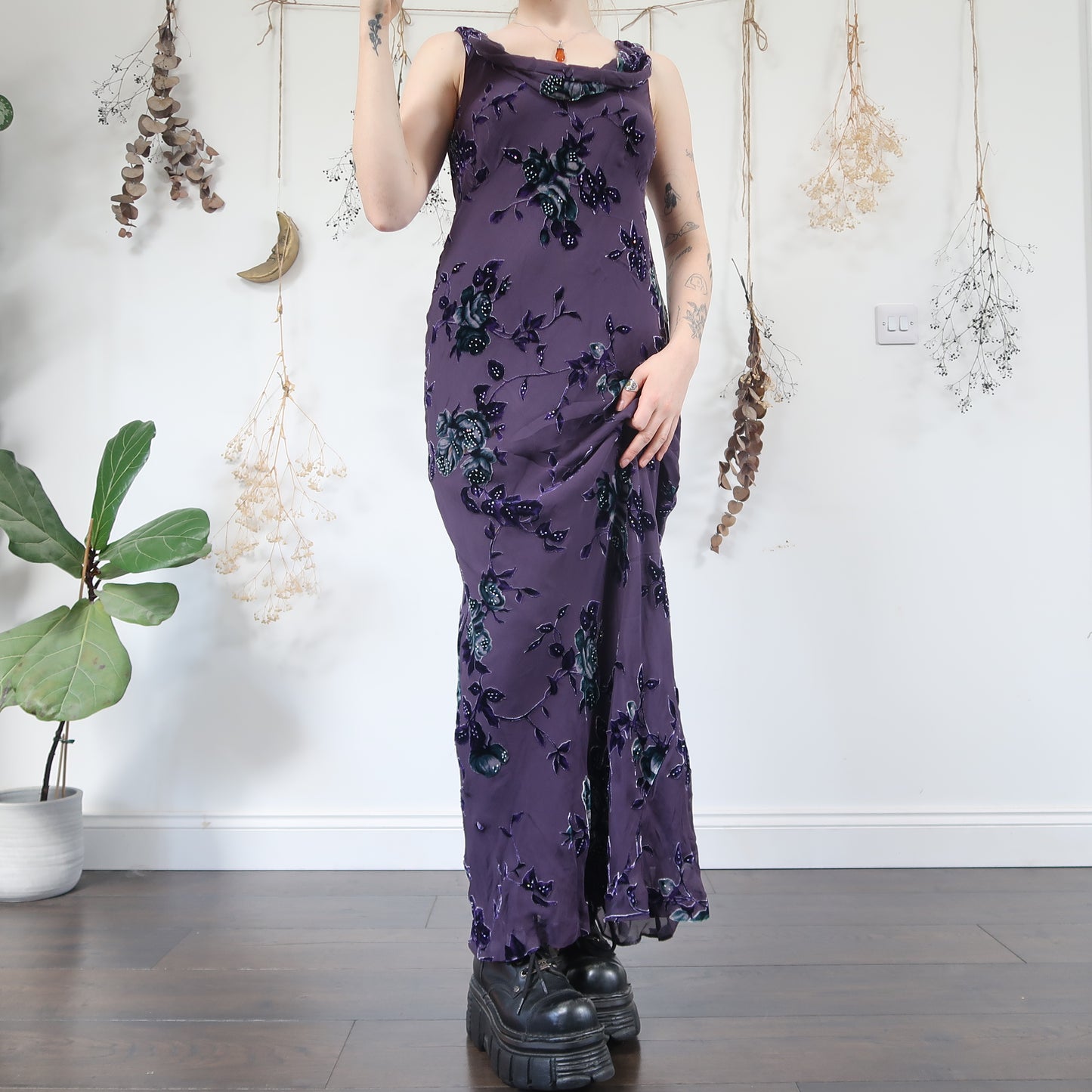 Purple velvet dress - size M