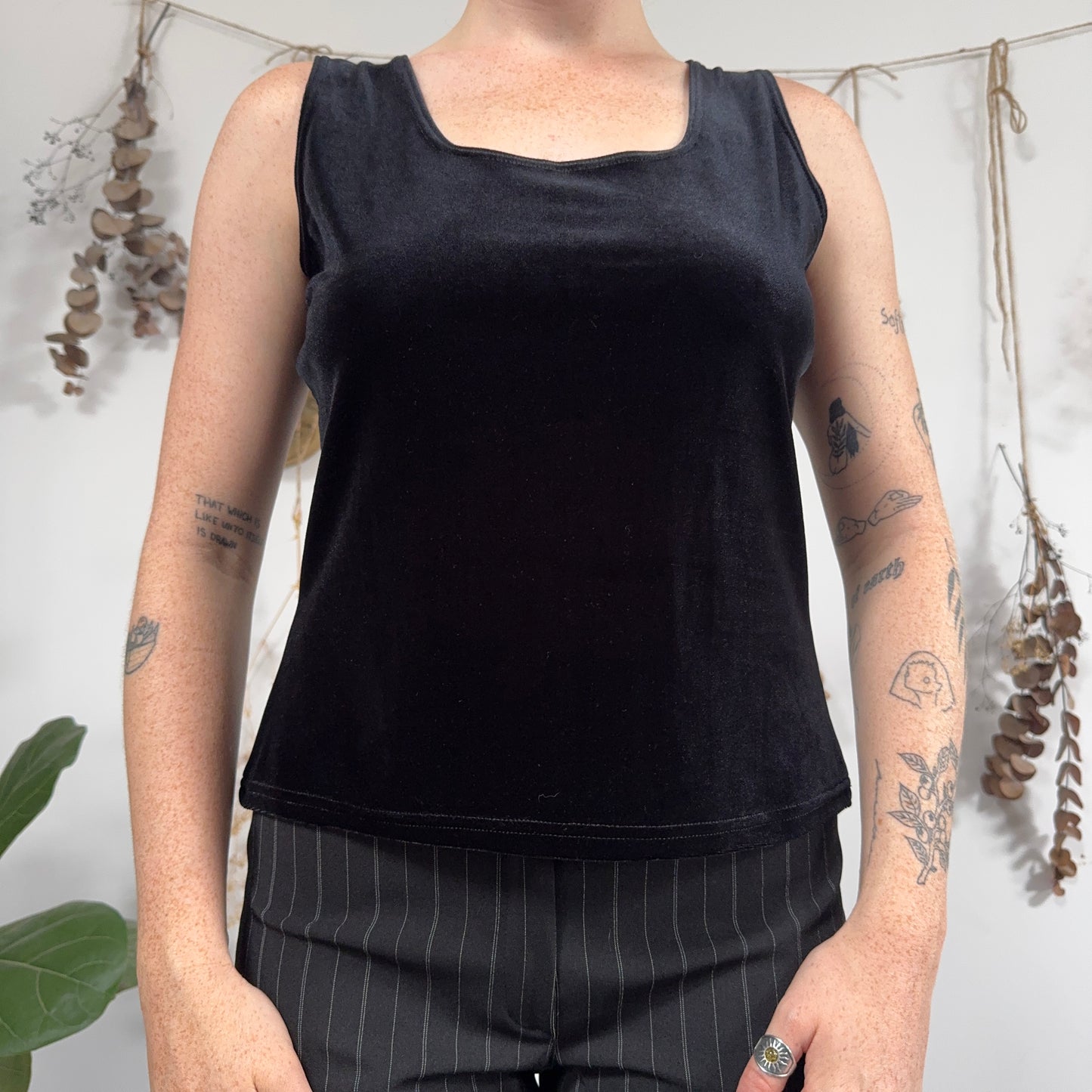 Black velvet top - size L