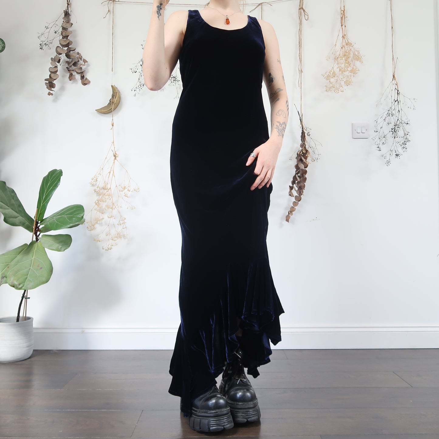 Blue velvet dress - size M