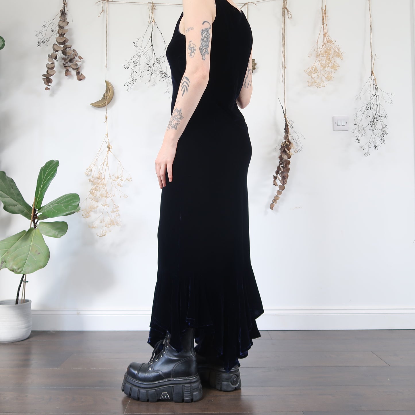 Blue velvet dress - size M