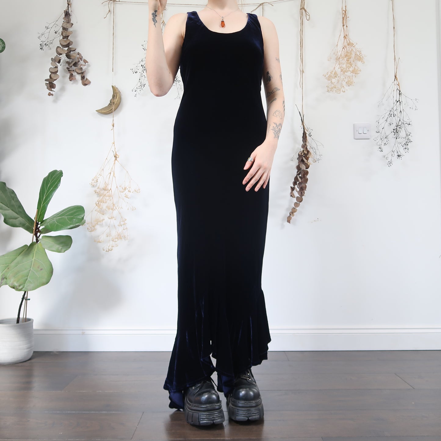 Blue velvet dress - size M