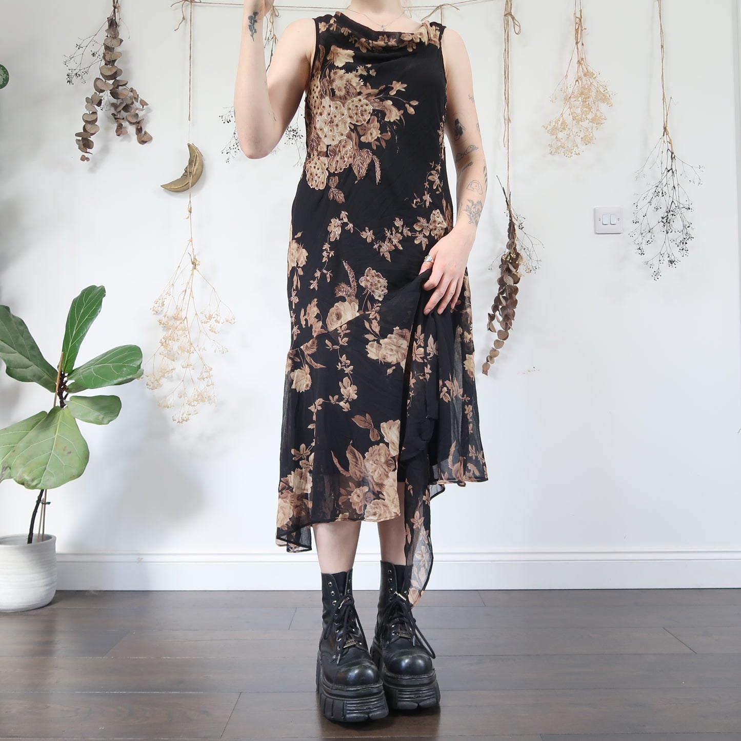 Floral floaty dress - size L