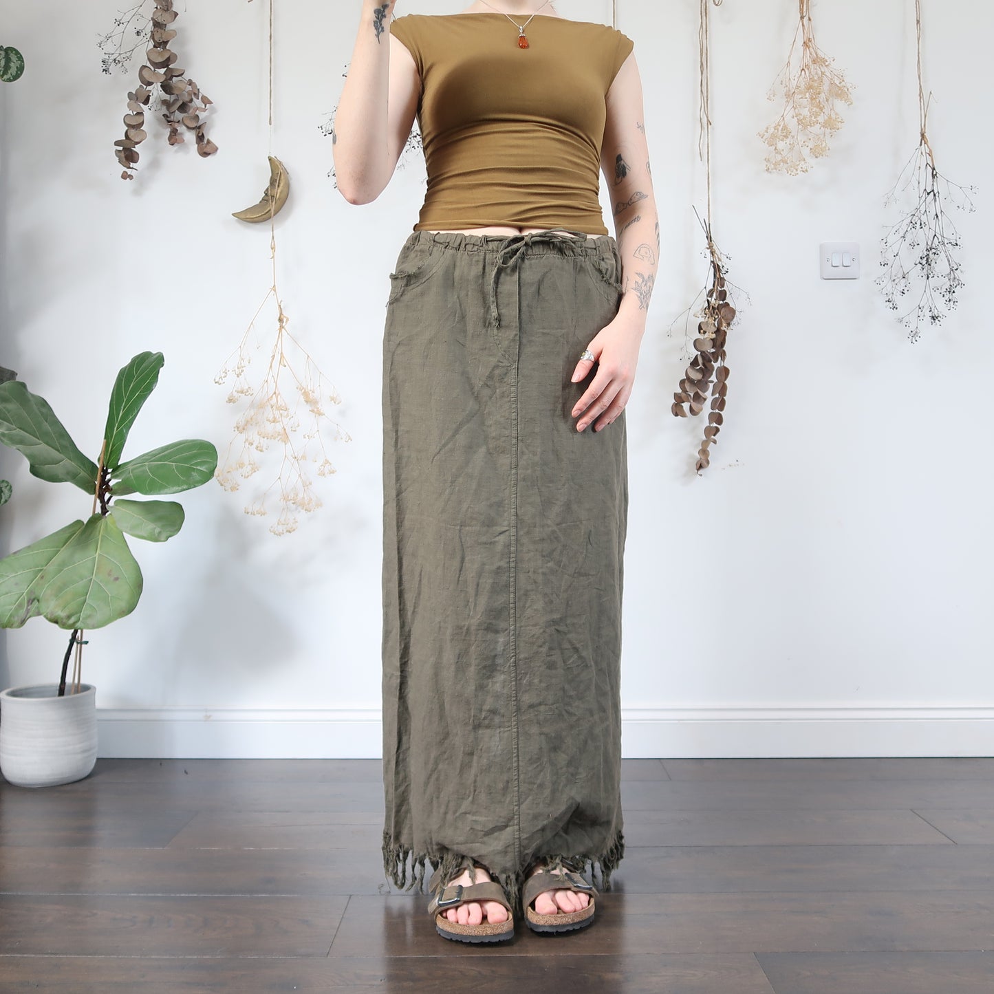 Khaki linen skirt - size M/L