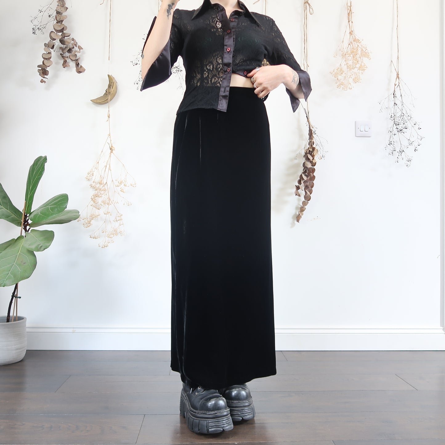 Black velvet skirt - size S