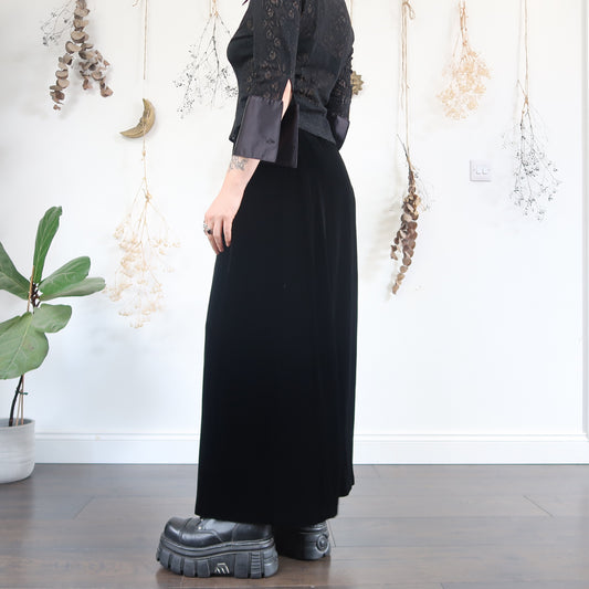 Black velvet skirt - size S