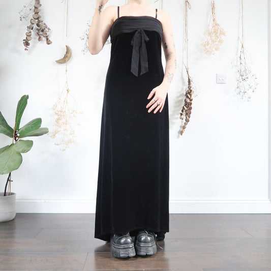 Black velvet dress - size M