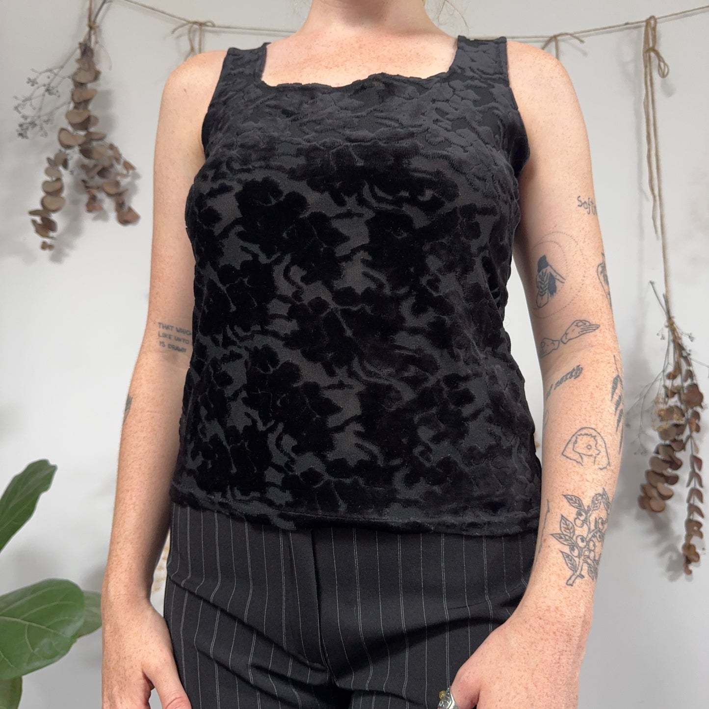 Black velvet top - size M/L