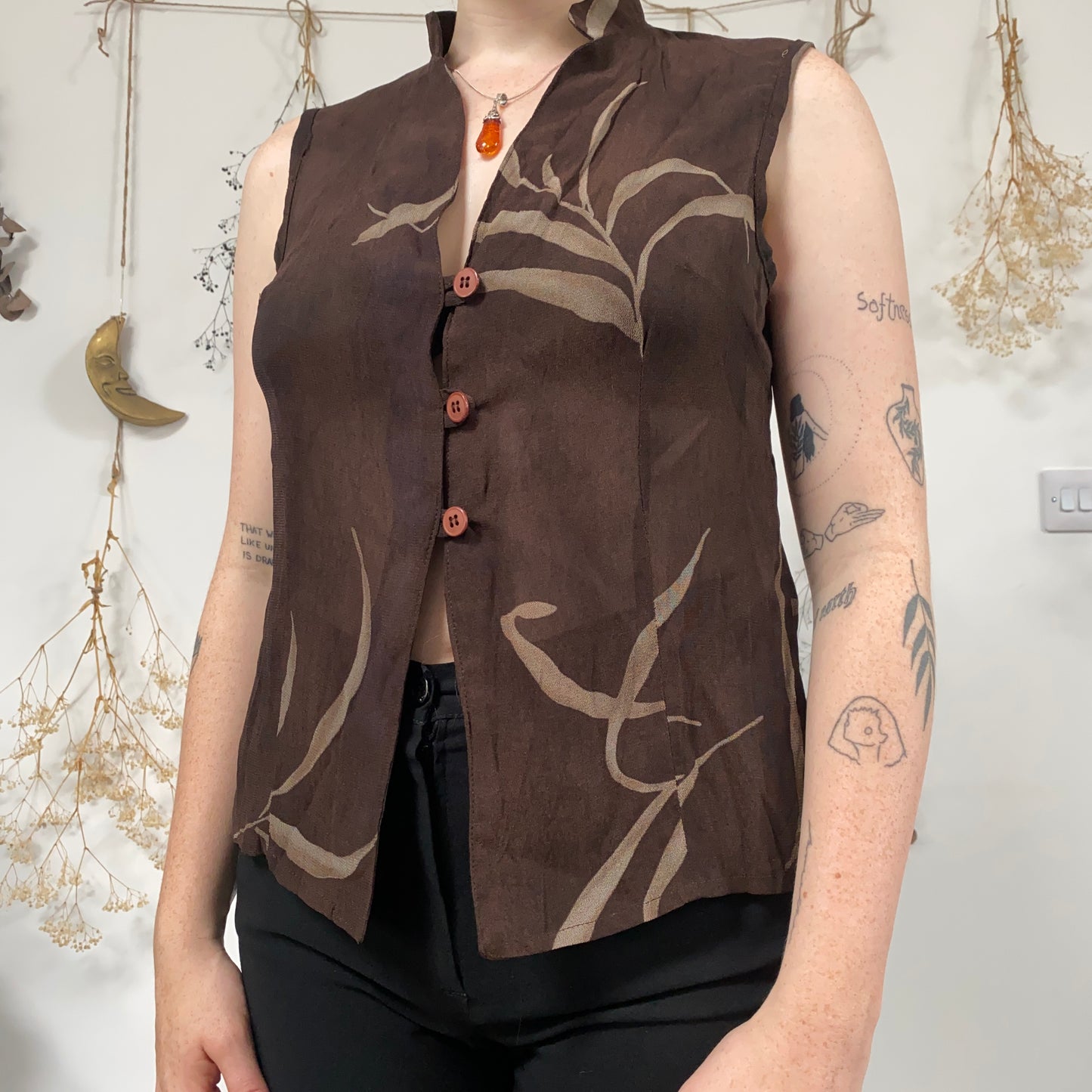 Brown leafy top - size M