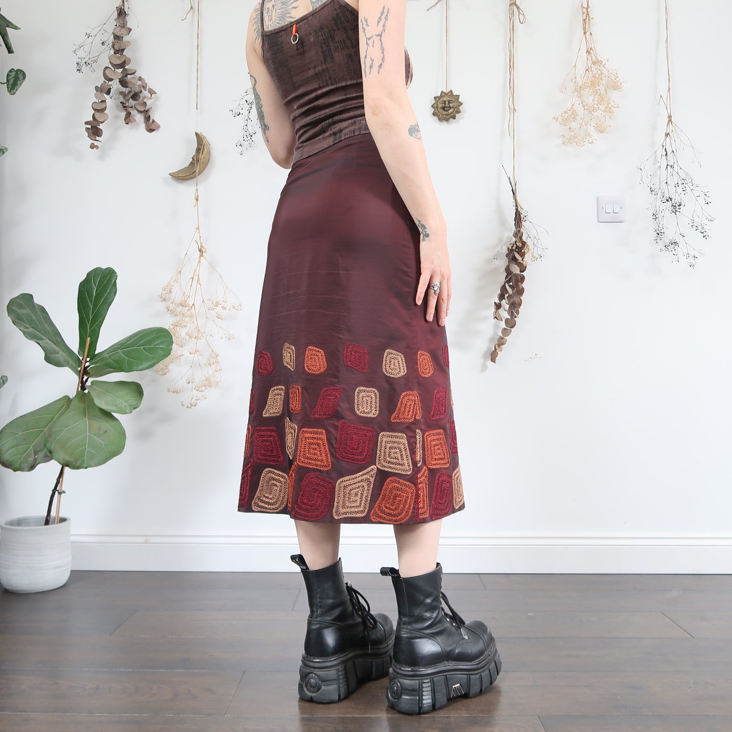 Embroidered red skirt - size S