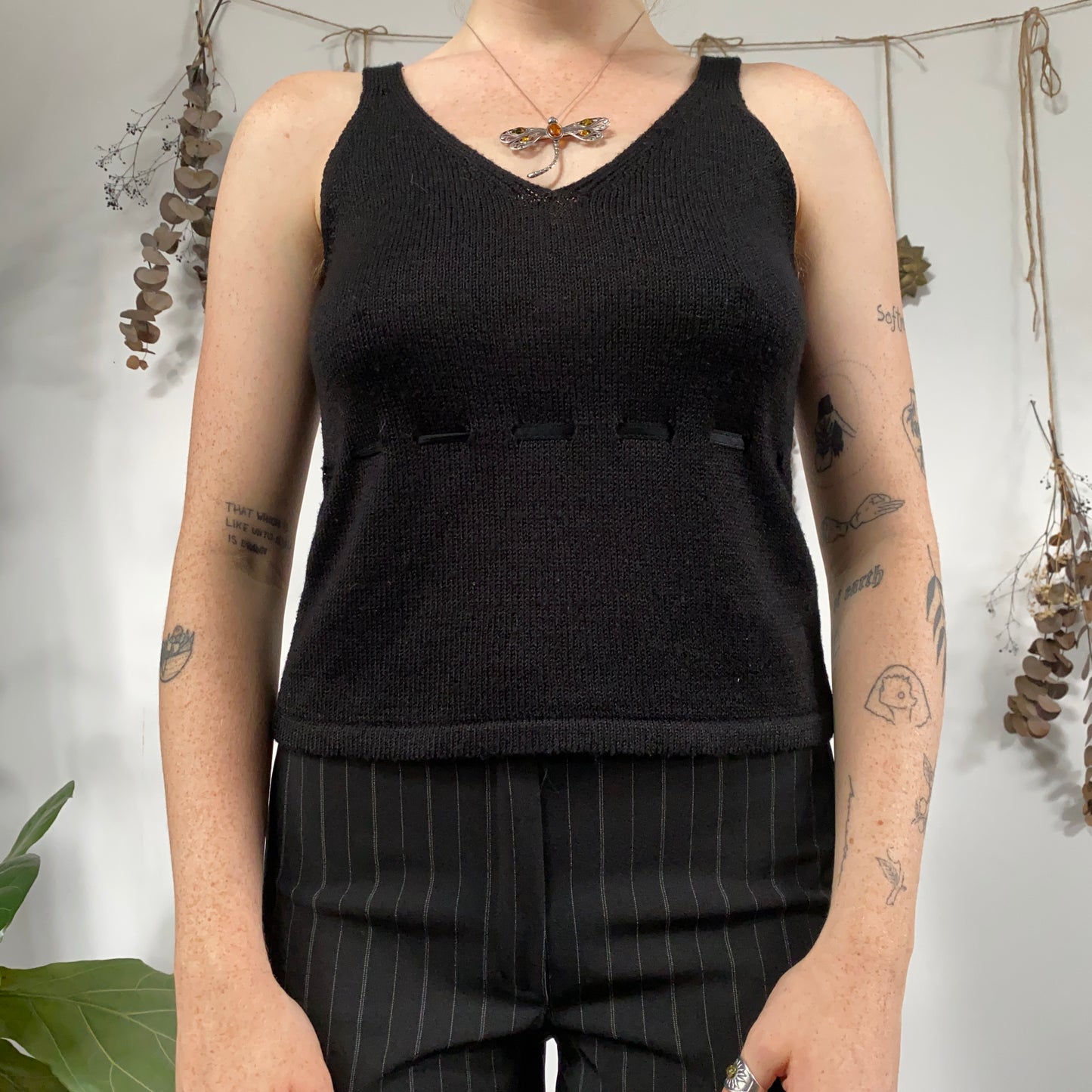 Black knit tank top - size M