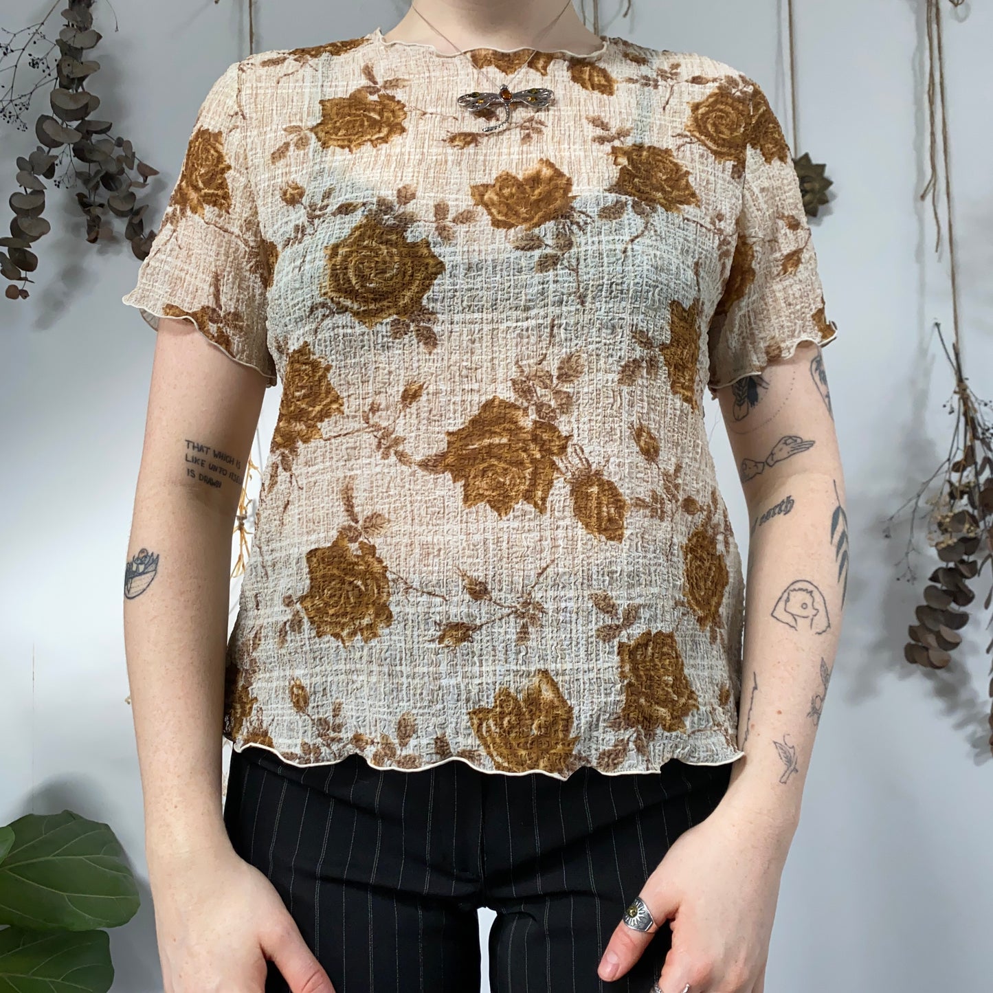 Floral mesh tshirt - size M/L