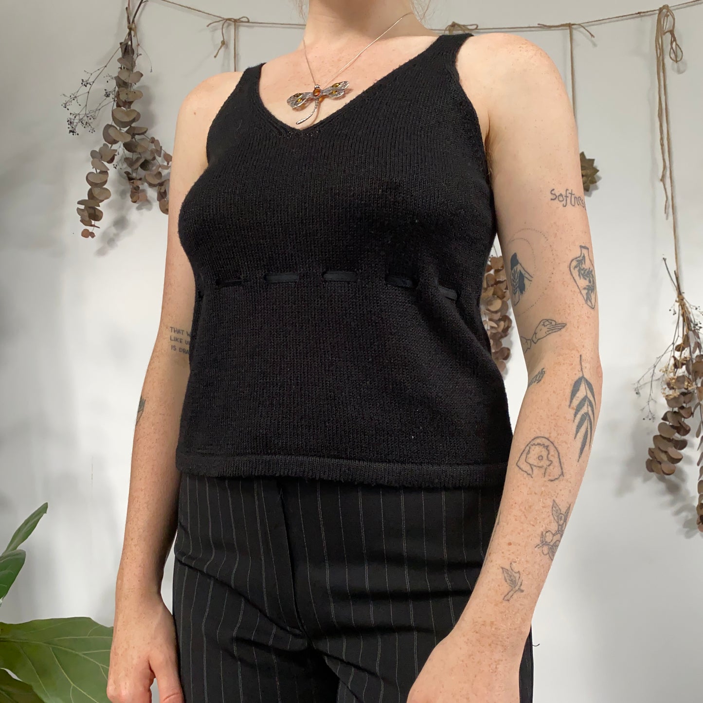 Black knit tank top - size M