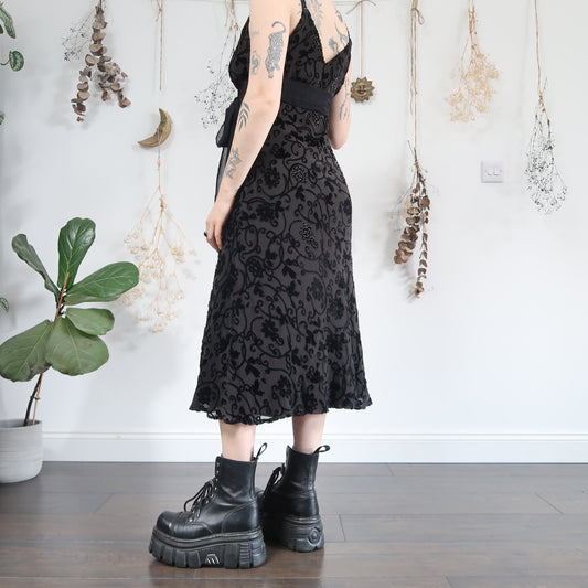 Black velvet embossed dress - size M