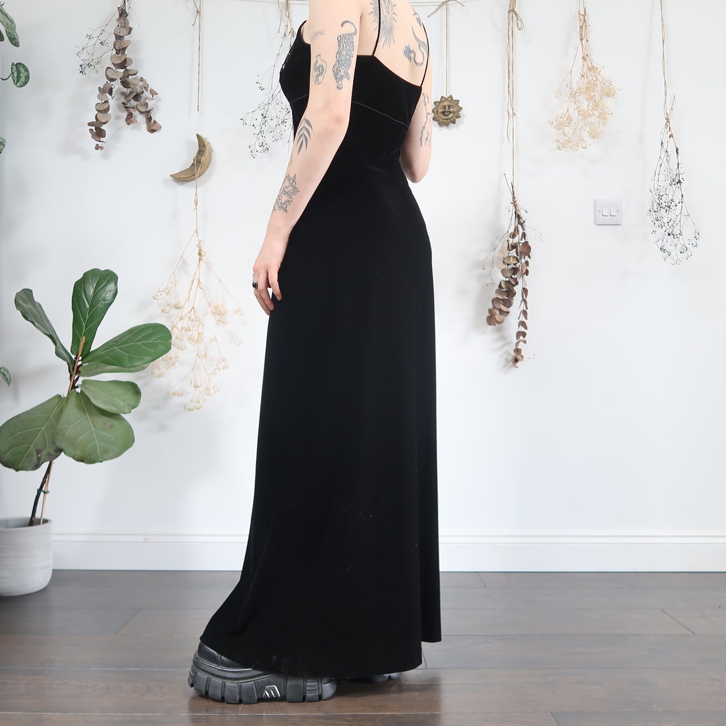 Black velvet dress - size M