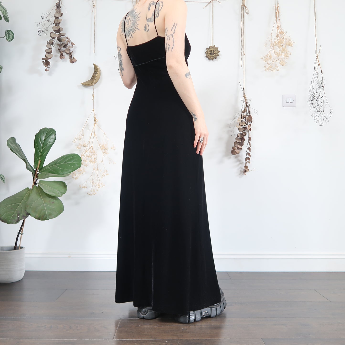 Black velvet dress - size M