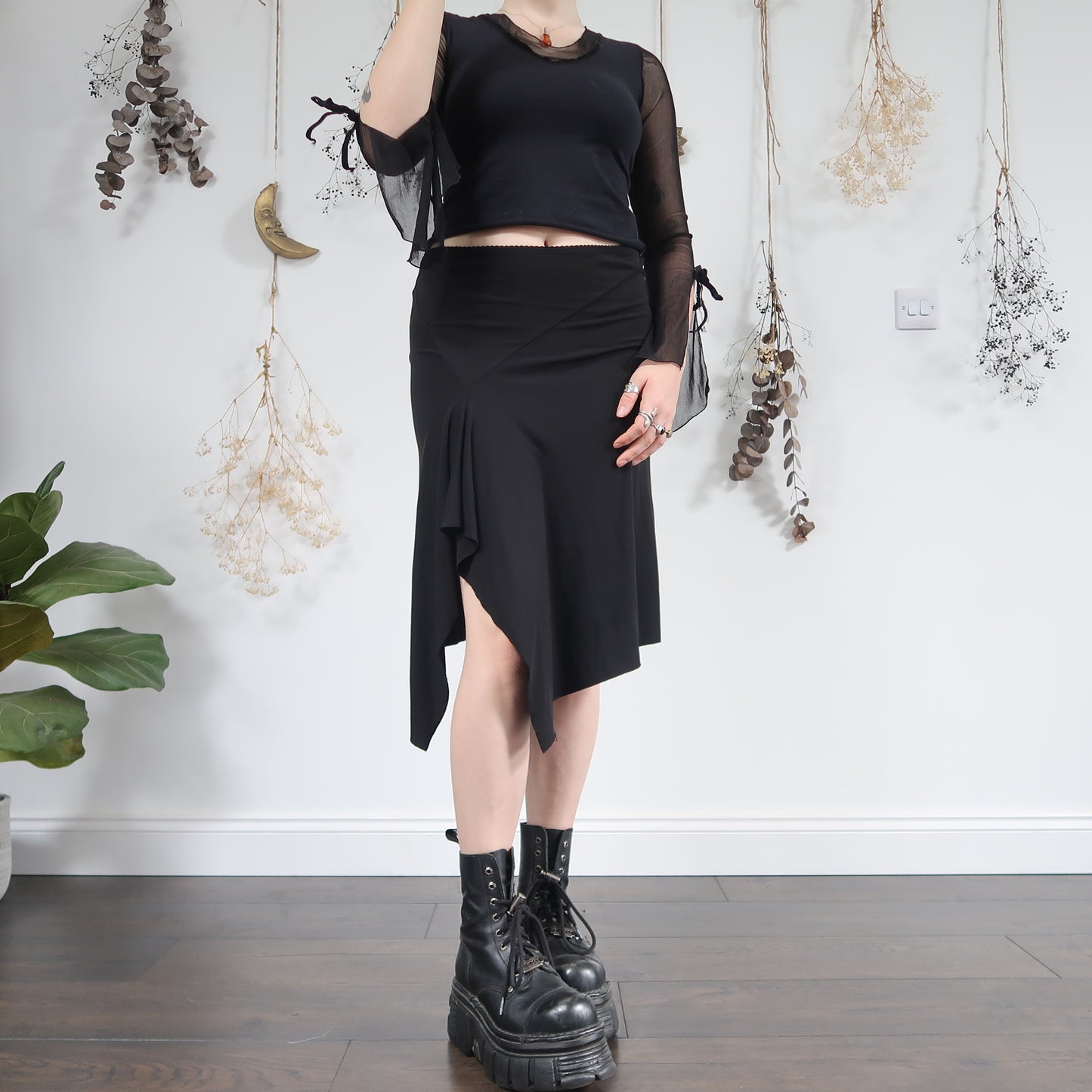 Black midi skirt - size 10/12
