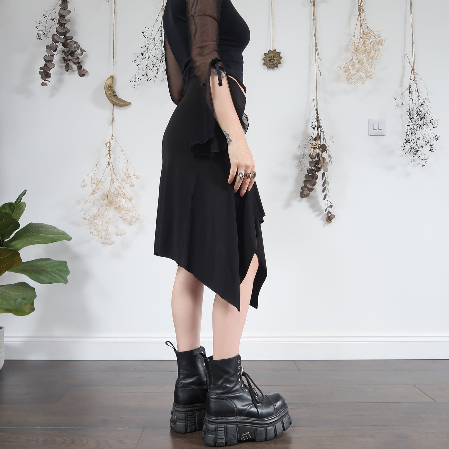 Black midi skirt - size 10/12