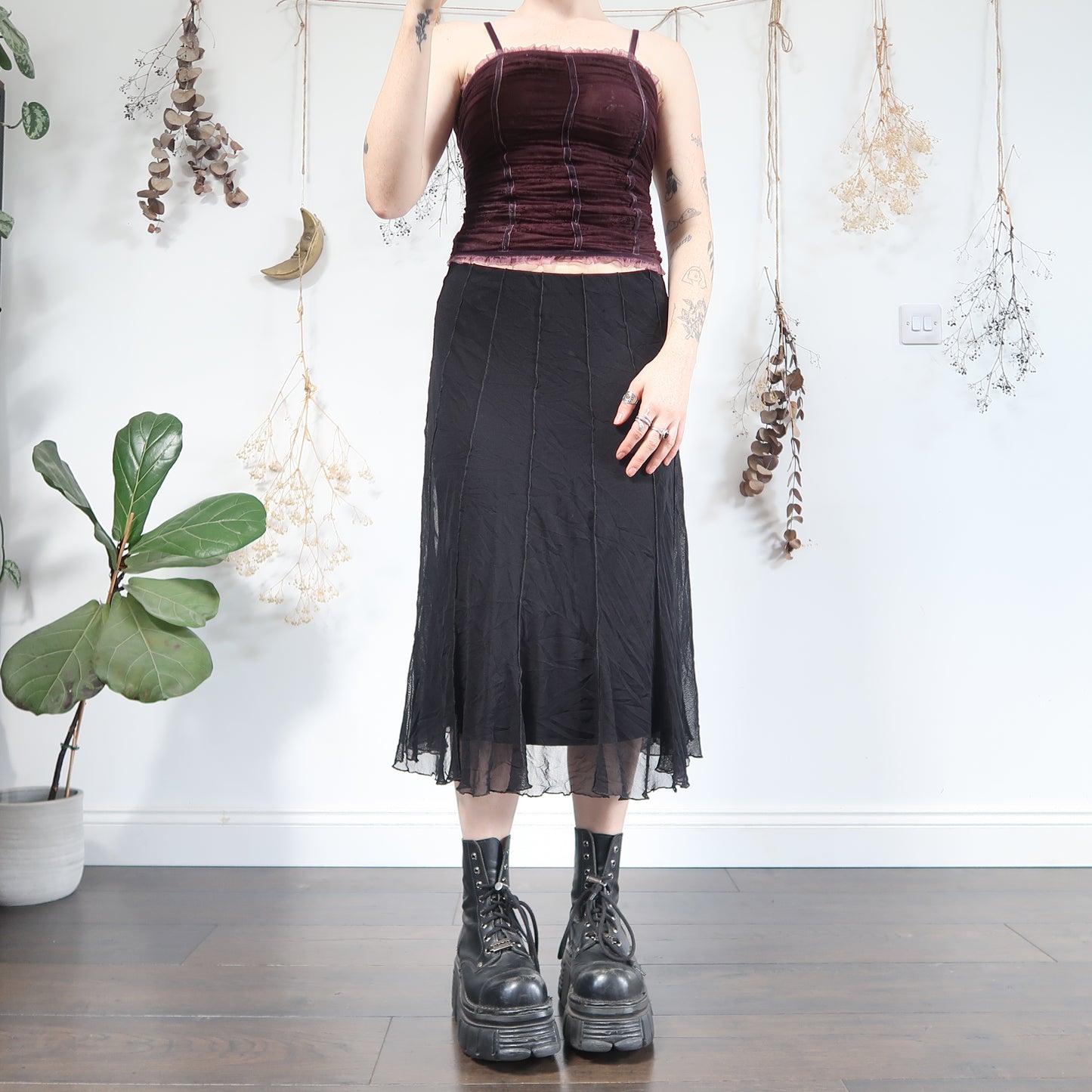 Black mesh midi skirt - size M