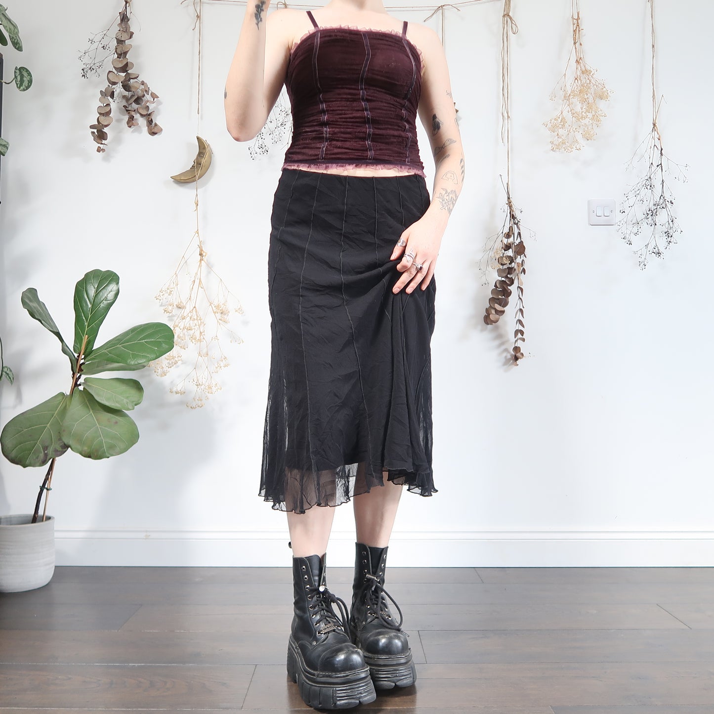 Black mesh midi skirt - size M
