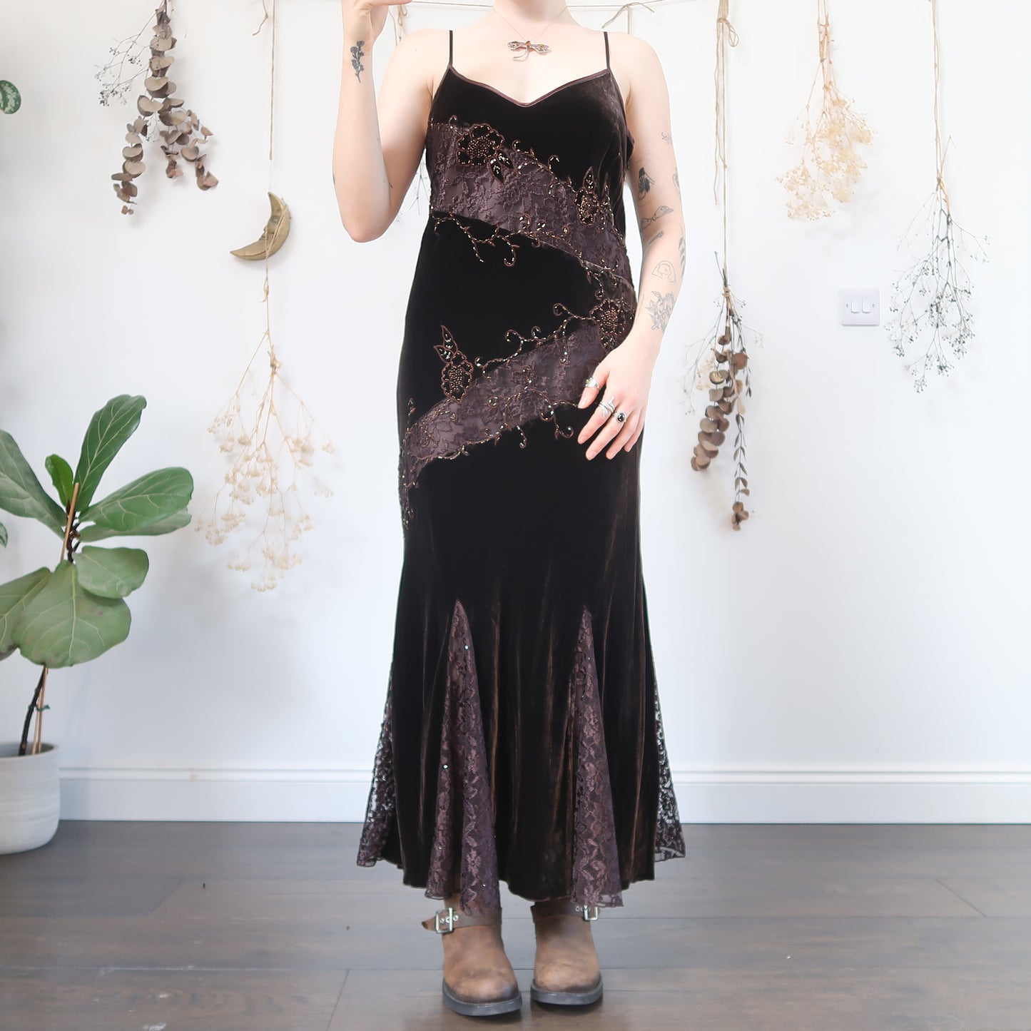 Brown velvet dress - size M/L