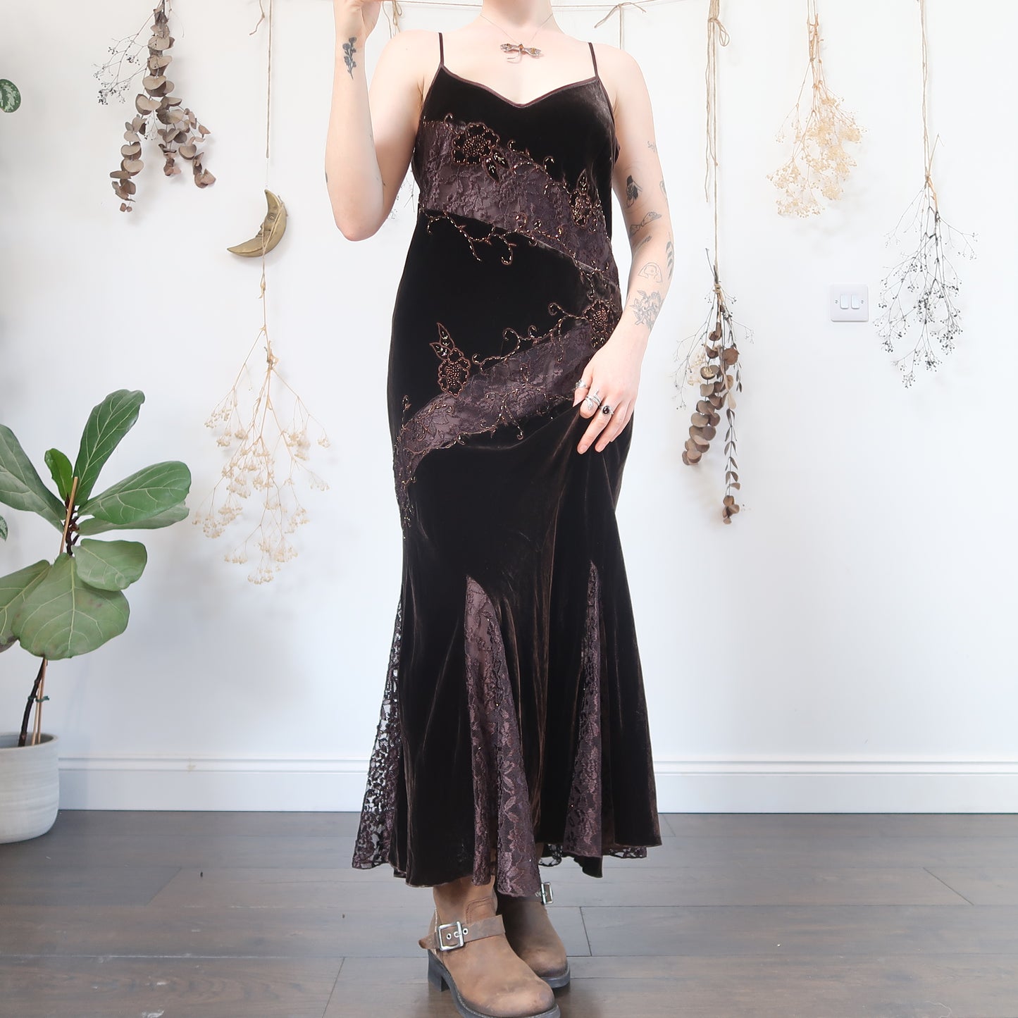 Brown velvet dress - size M/L