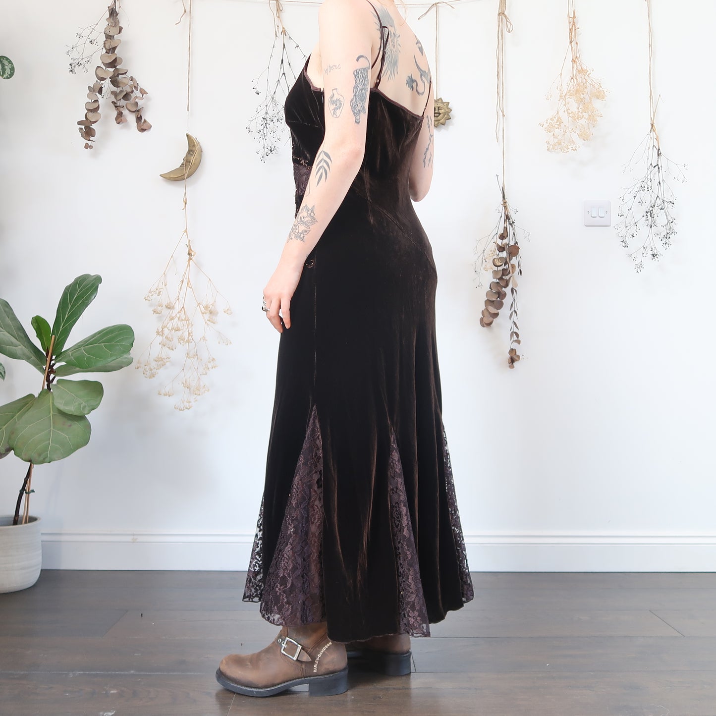 Brown velvet dress - size M/L