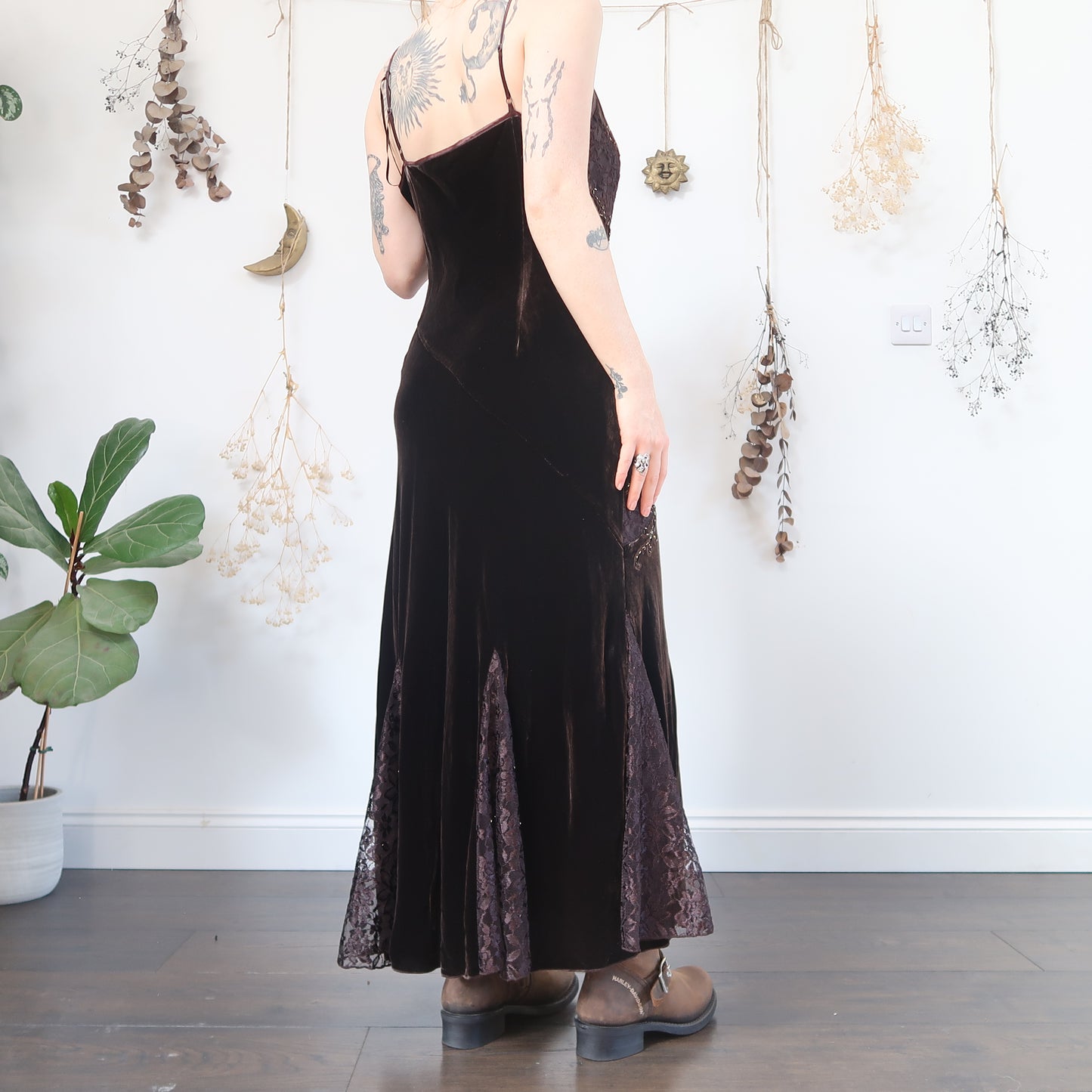 Brown velvet dress - size M/L