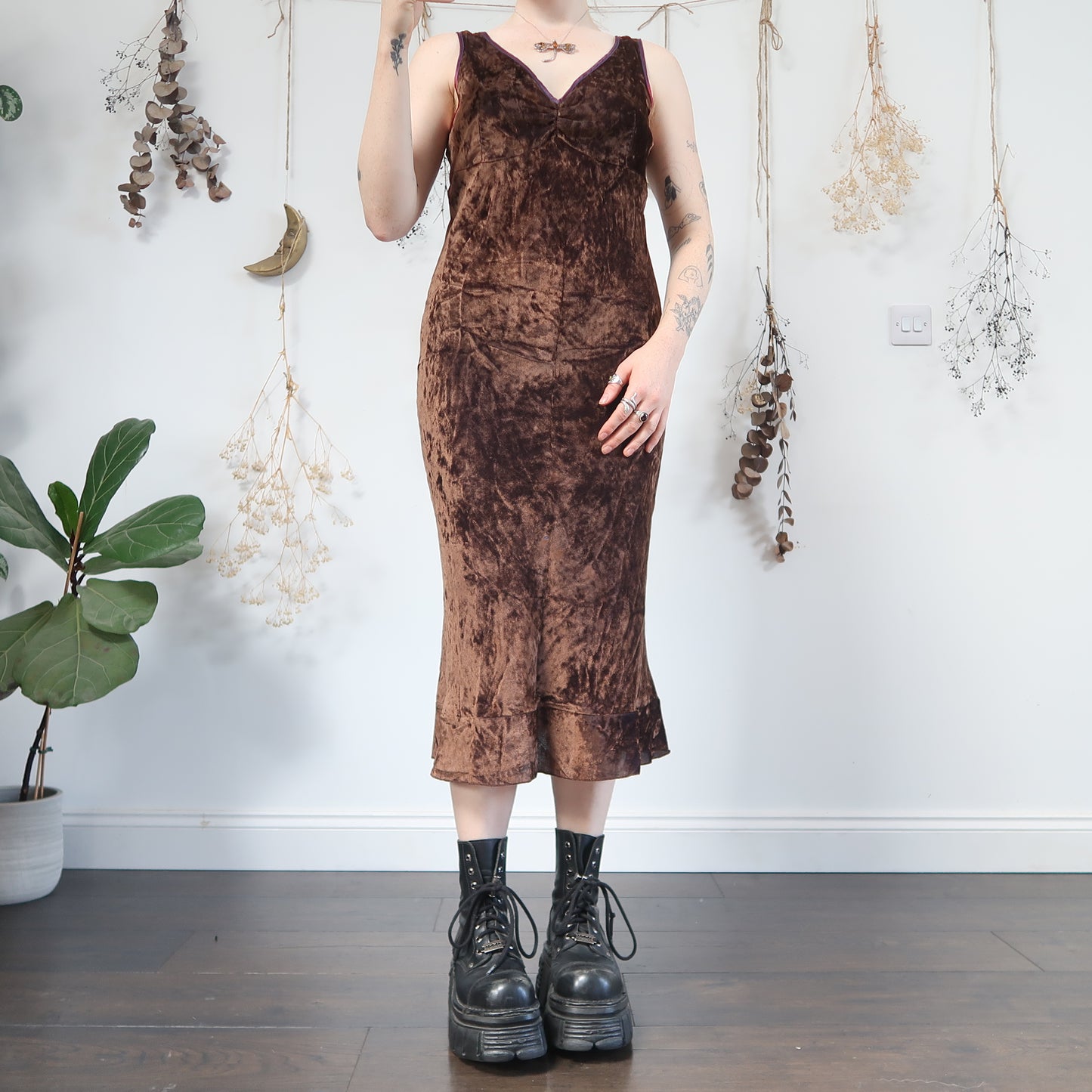 Brown velvet dress - size M