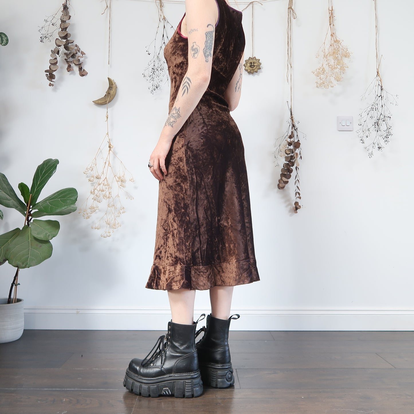 Brown velvet dress - size M