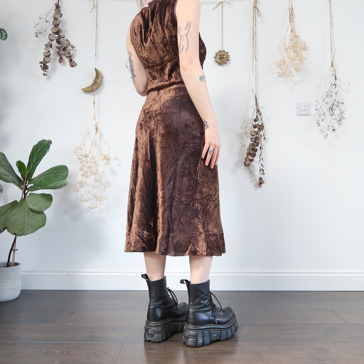 Brown velvet dress - size M