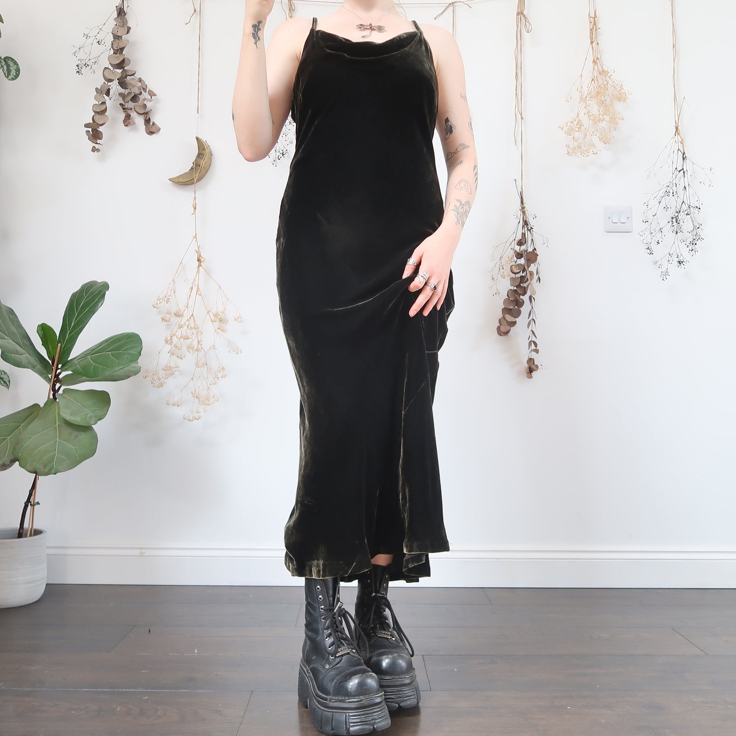 Green velvet dress - size M