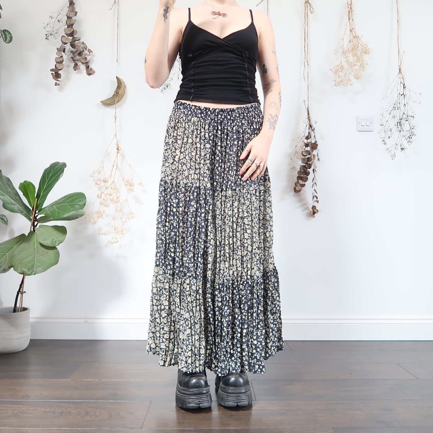 Floral skirt - size M/L
