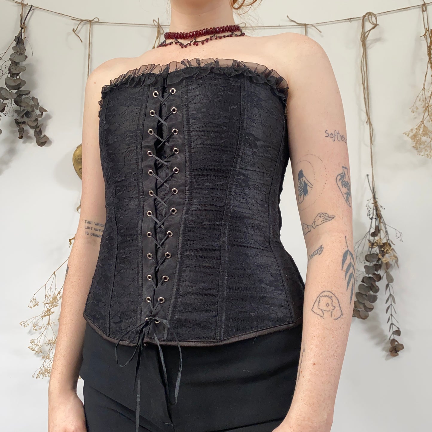 Black lace corset - size M
