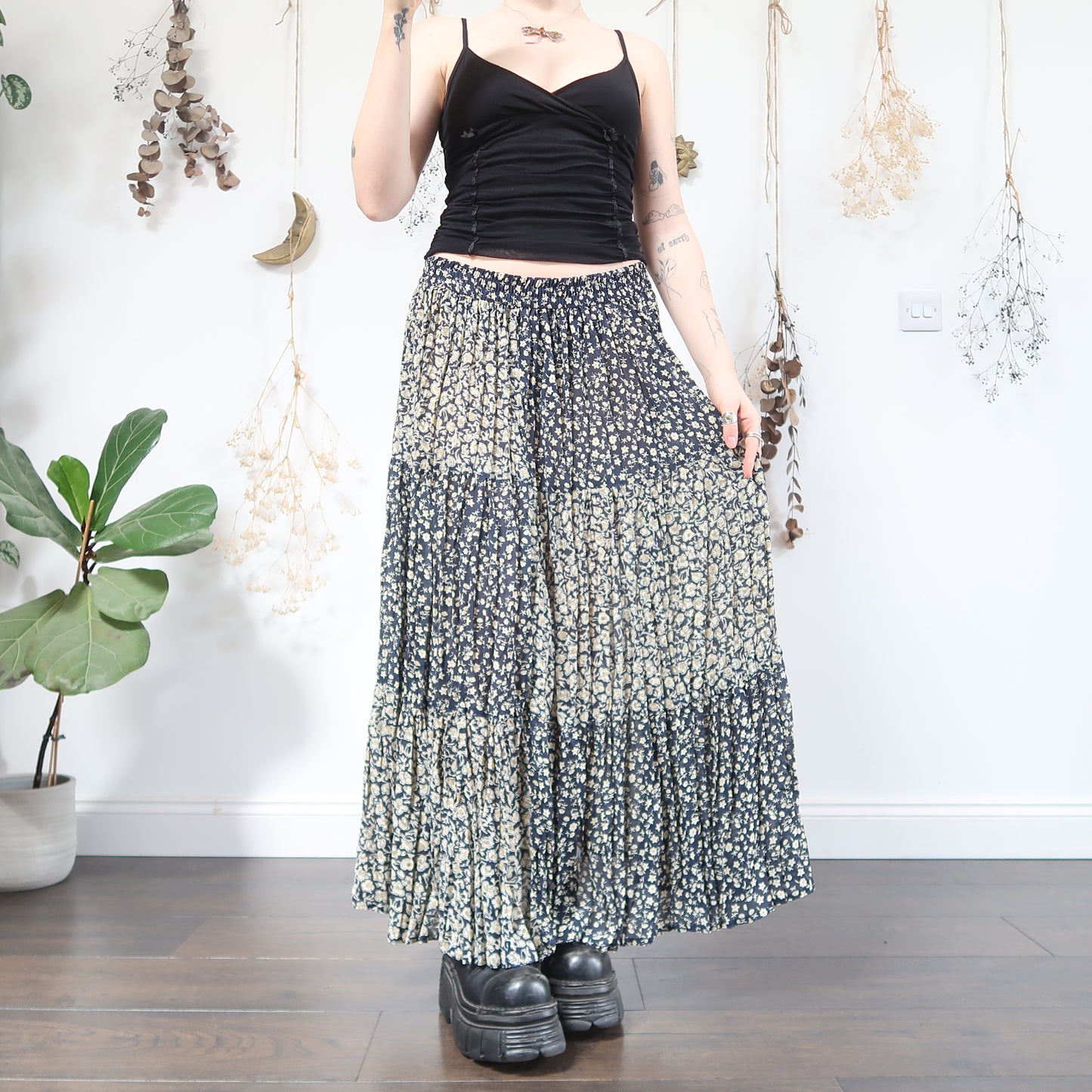 Floral skirt - size M/L