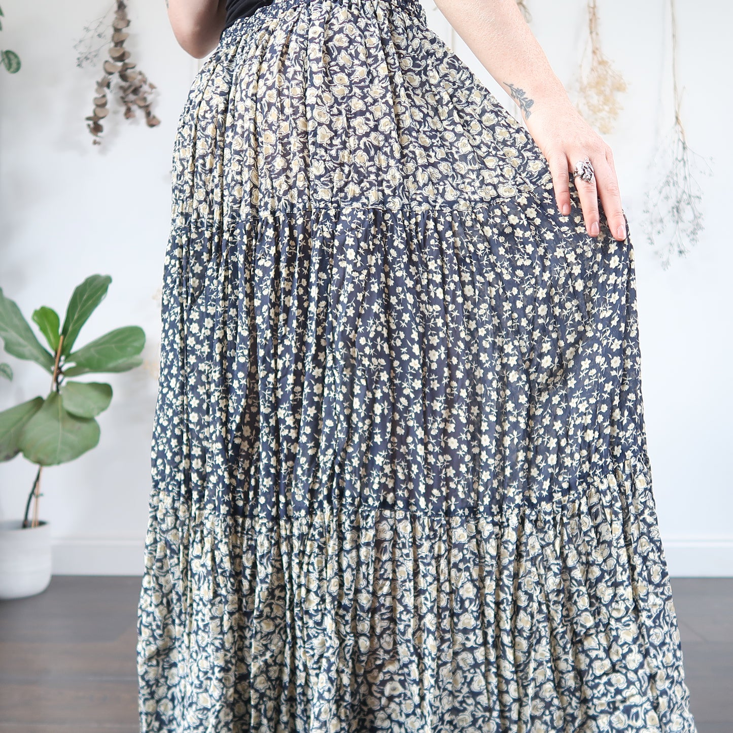 Floral skirt - size M/L