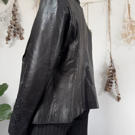 Black leather jacket - size M/L