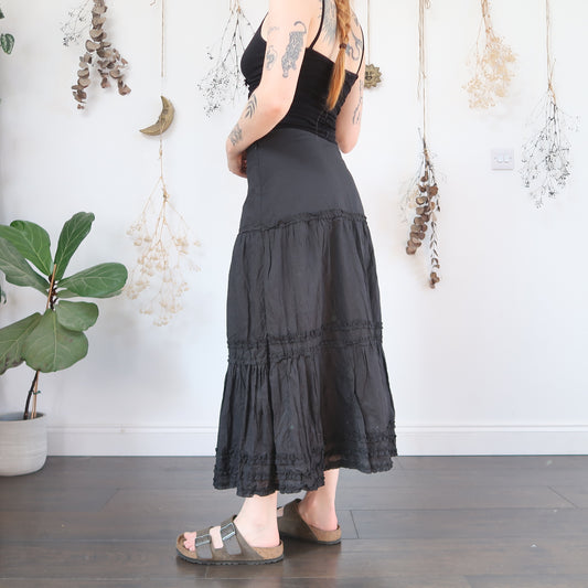Black tiered skirt - size L