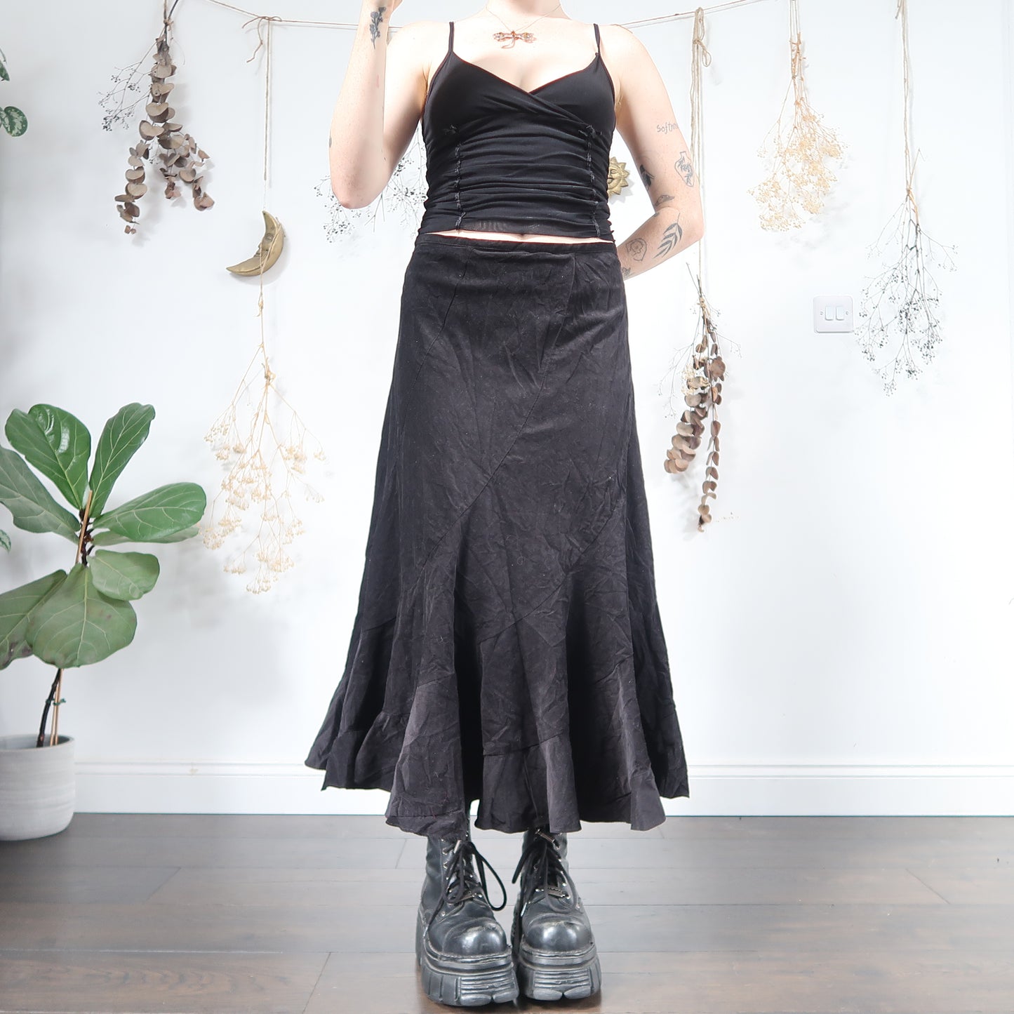 Black cord skirt - size L